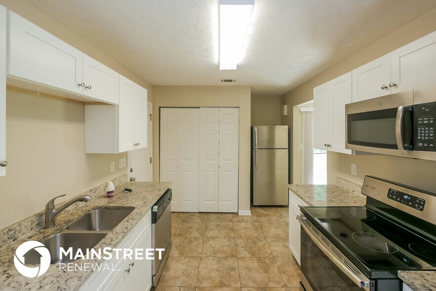 Building Photo - 2703 Holly Berry Dr