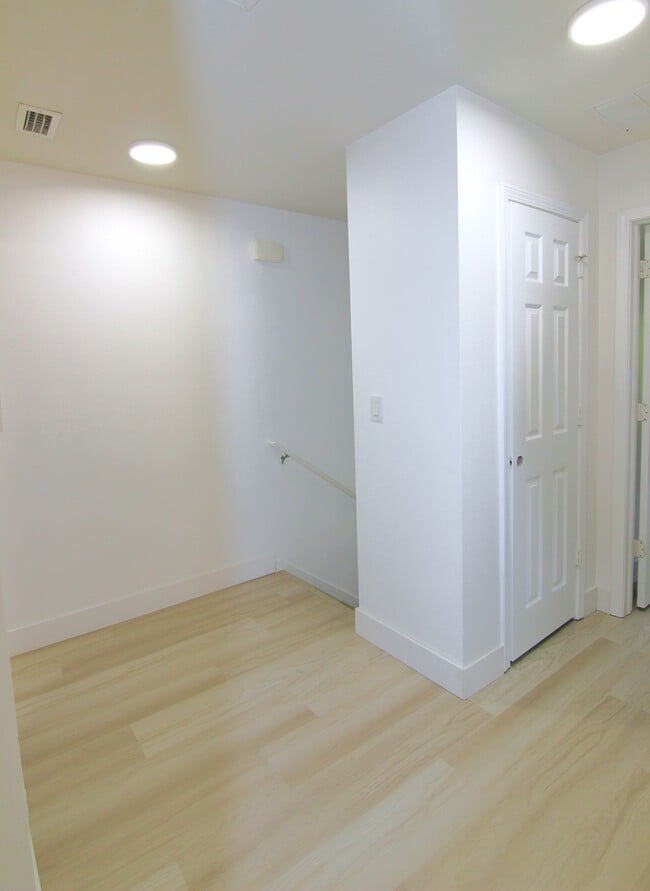 Building Photo - 4635 Chatterton Way