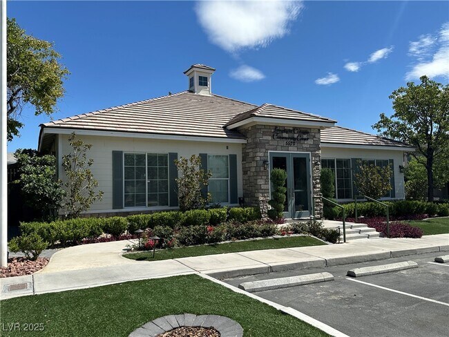 Building Photo - 7553 Grassy Bank St