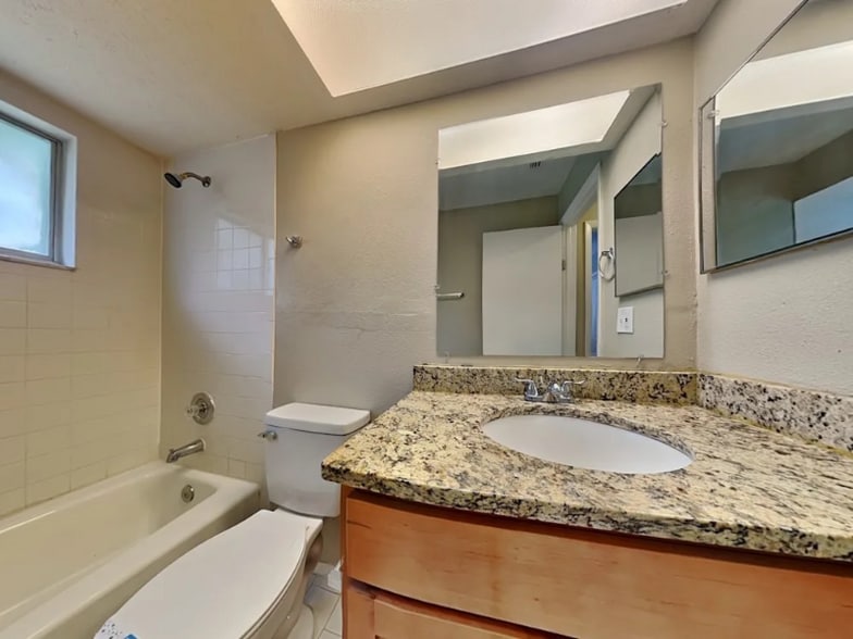 Building Photo - 3715 Coppertree Cir