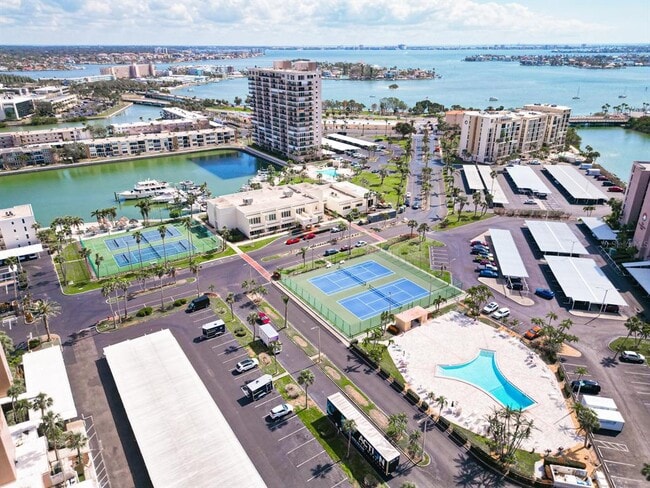 Building Photo - 7910 Sun Island Dr S