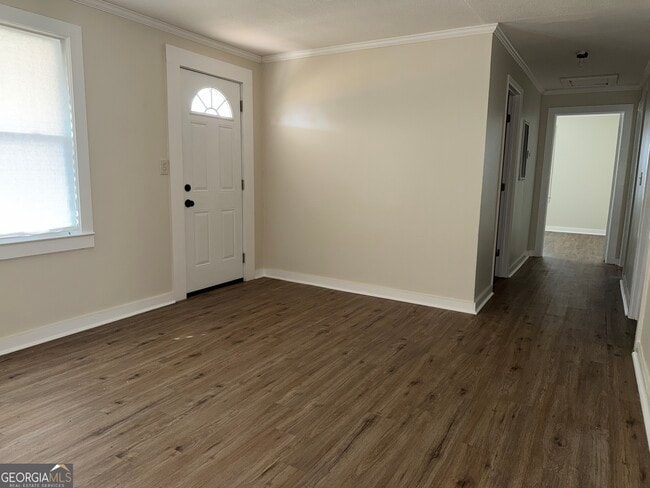 Building Photo - 1011 Walnut Ave SE