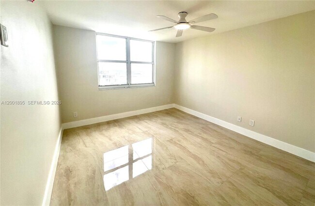 Building Photo - 770 Claughton Island Dr