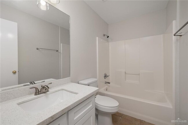 Building Photo - 502 Thornwood Dr
