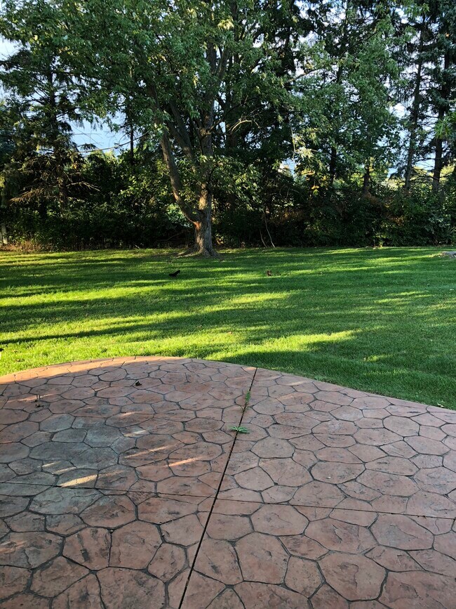 Building Photo - 1891 N Lake Dr