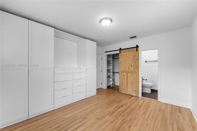 Building Photo - 2031 SW 66th Ave