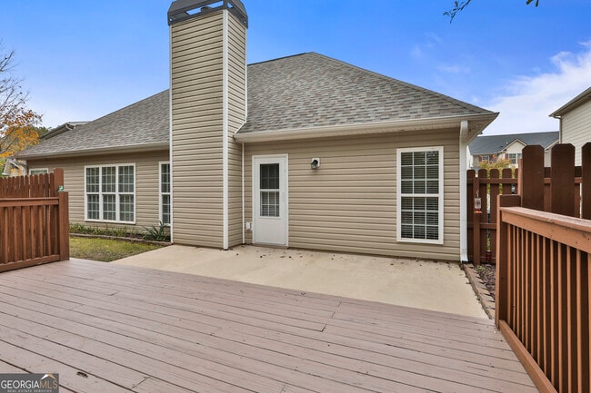 Building Photo - 227 Village Park Dr