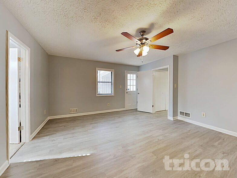 Building Photo - 3722 Holland Dr