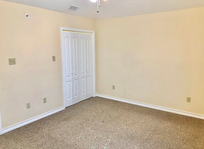 Building Photo - 4246 Dorel Dr