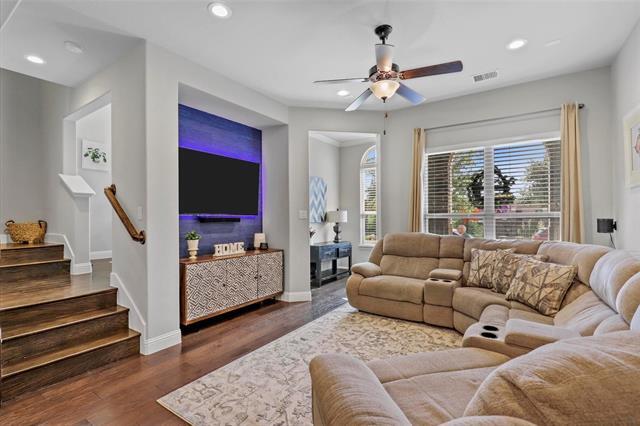 Building Photo - 4148 Riverside Dr