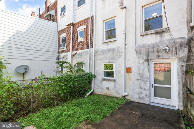Building Photo - 613 N Scott St