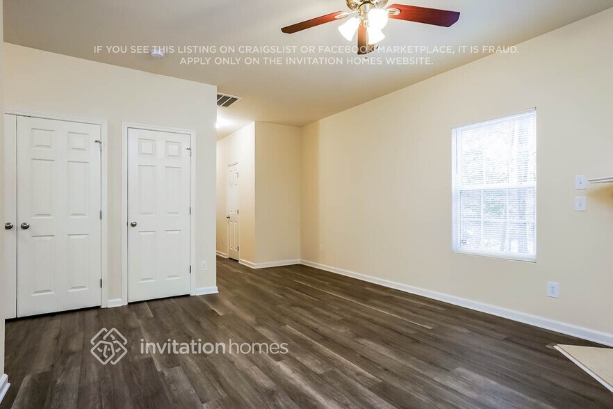 Building Photo - 175 River Hills Dr