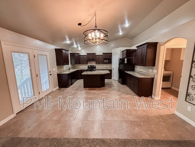 Building Photo - 2241 W 2475 N