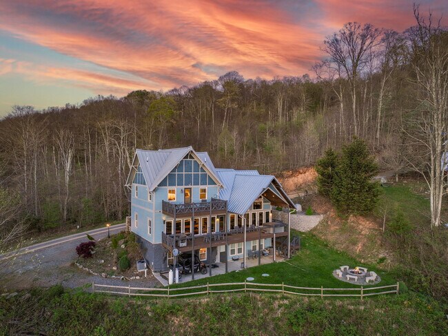 Building Photo - 140 Mystic Ridge Dr