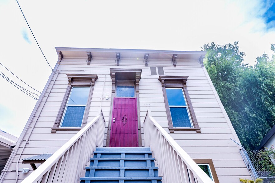 Primary Photo - 1510 Center St