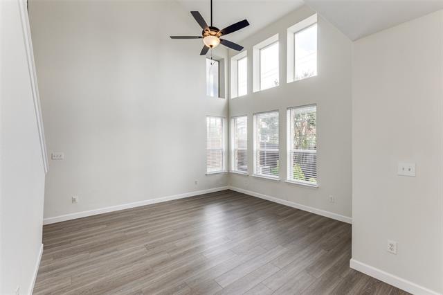 Building Photo - 913 Englewood Ln