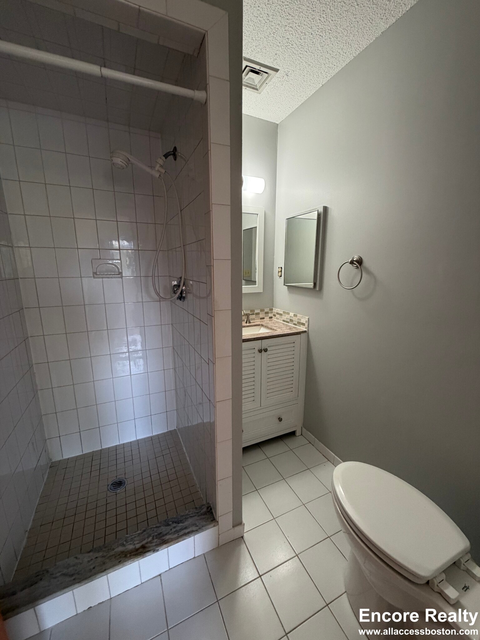 Building Photo - 1850 Beacon St