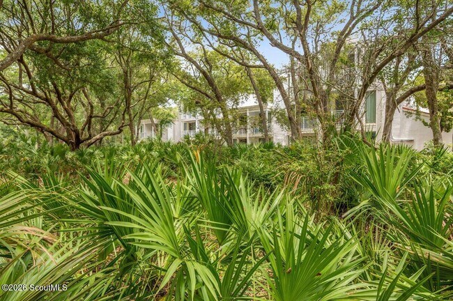 Building Photo - 1175 Beachview Dr N