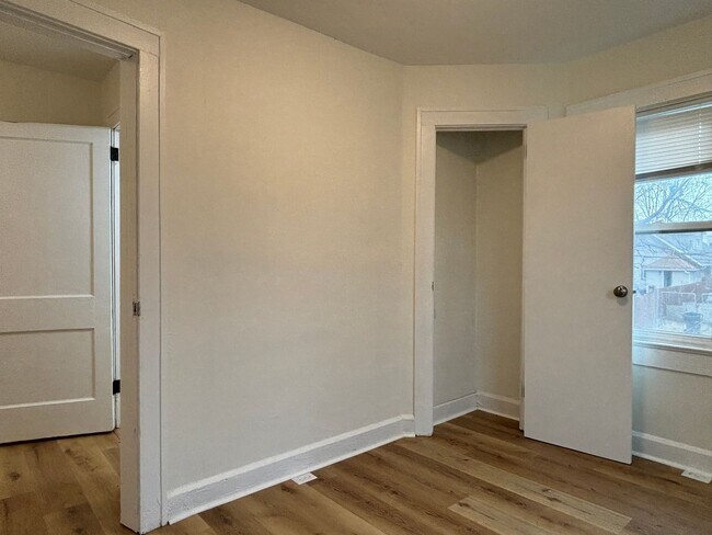 Building Photo - 83 N Ewing St