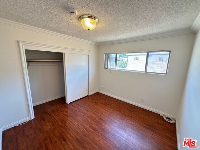 Building Photo - 1038 S Harvard Blvd