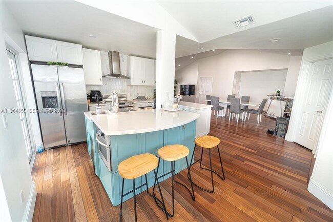 Building Photo - 9939 NW 47th Terrace