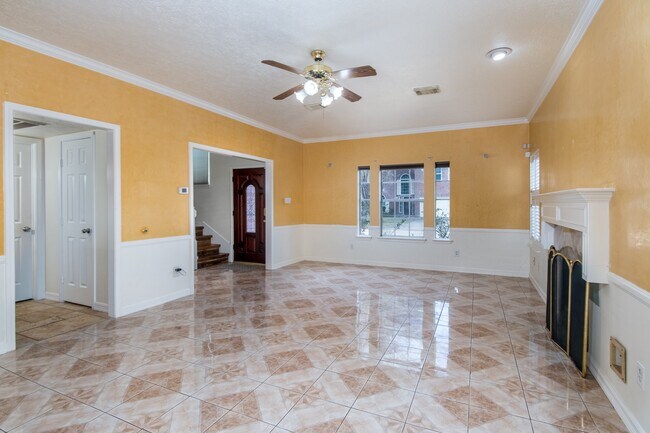 Building Photo - 6218 Summerville Ln