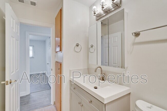 Building Photo - 2280 Brentwood Ct