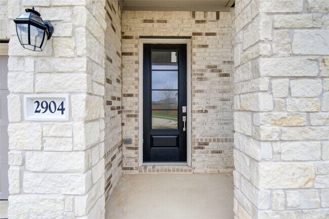 Building Photo - 2904 Cordova Hl Dr