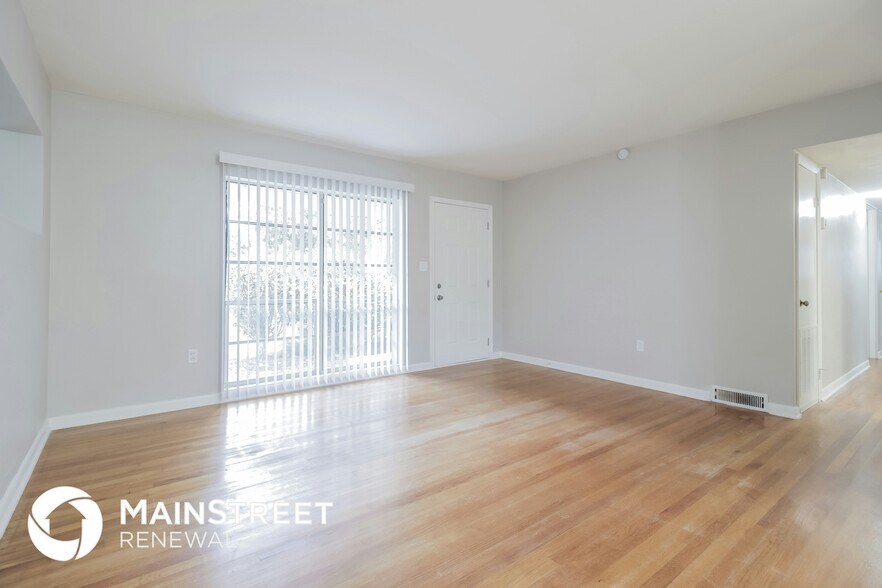 Building Photo - 4304 Kildaire Ave