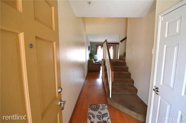 Building Photo - 3 br, 2 bath Condo - 755 N East St