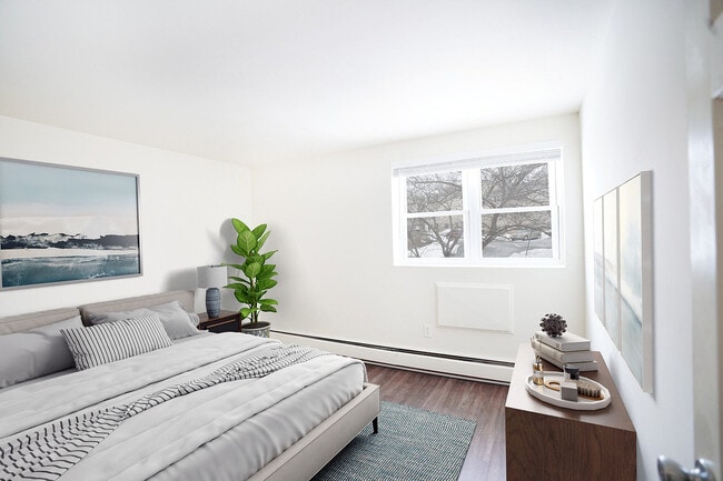 Spacious Bedroom - Westbury