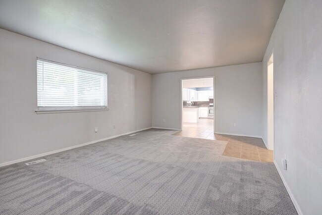 Building Photo - 1707 Ridgemont Cir