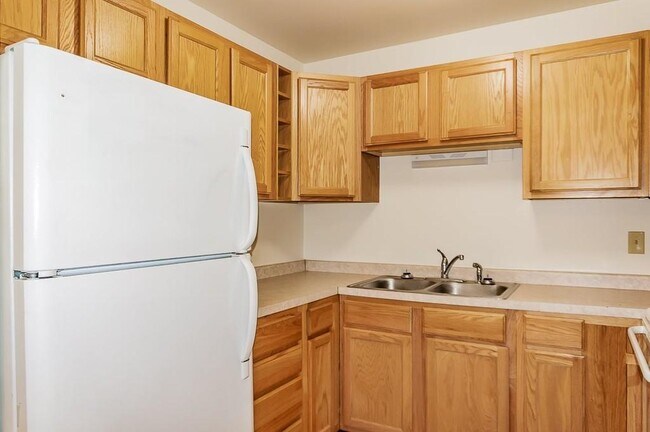 Building Photo - West Wood Apartments