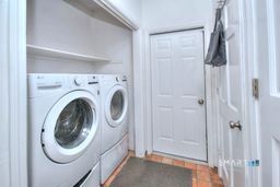 Building Photo - 10 Tiffany Ln