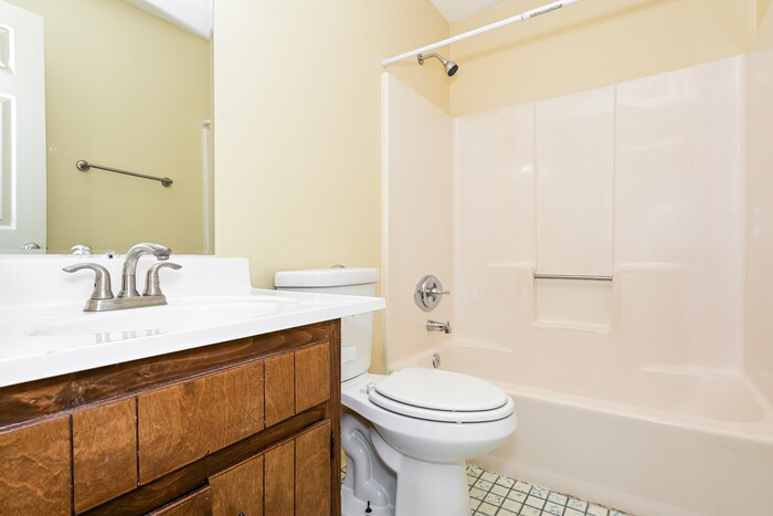 Building Photo - 155 Victoria Dr