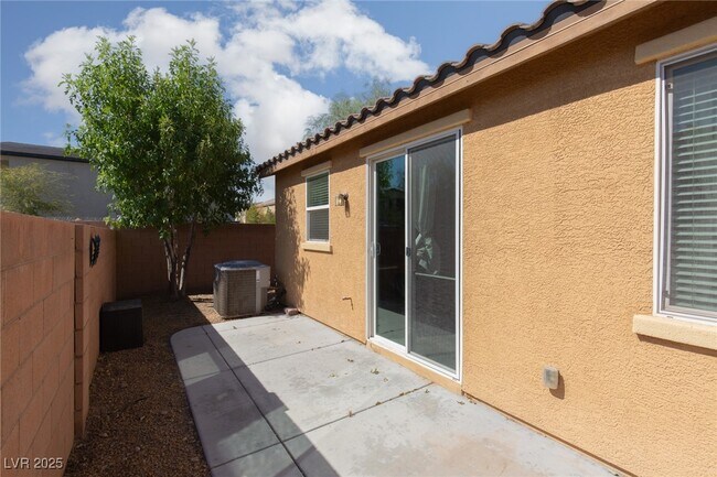 Building Photo - 1164 Campassole Ct