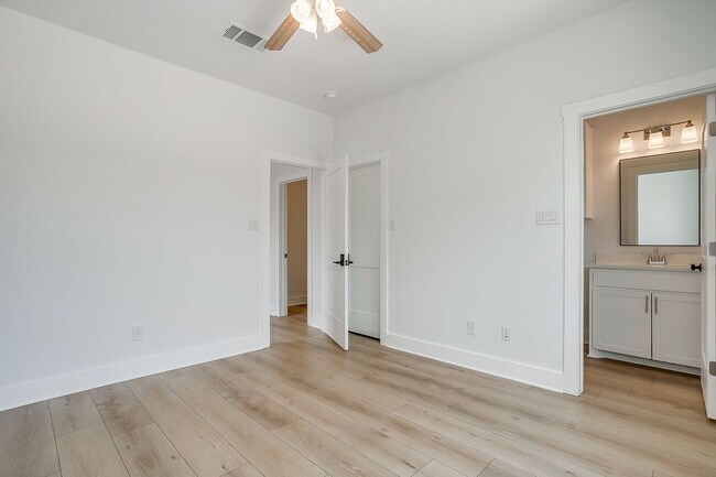 Building Photo - 2811 Forest Park Blvd