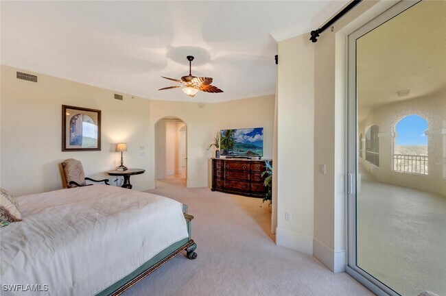 Building Photo - 2738 Tiburon Blvd E