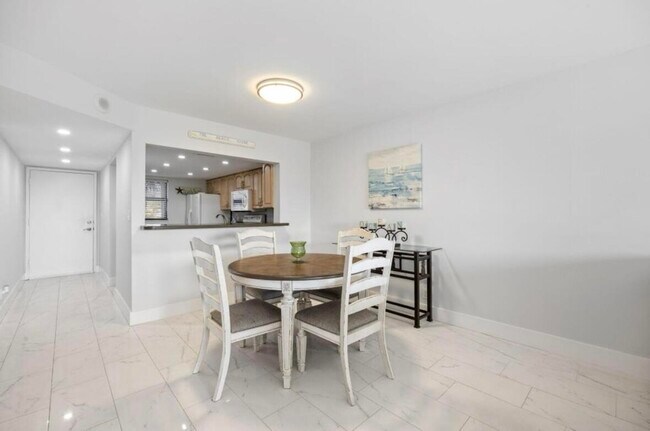 Building Photo - 9400 S Ocean Dr