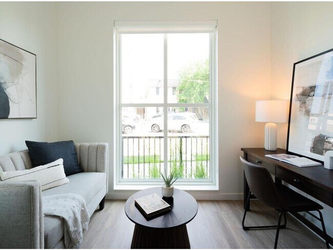 Building Photo - 9 West Dr