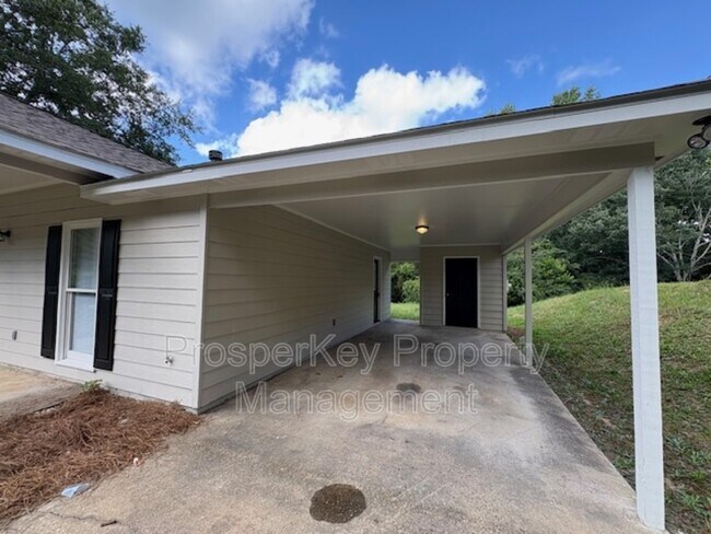 Building Photo - 205 Bonanza Dr