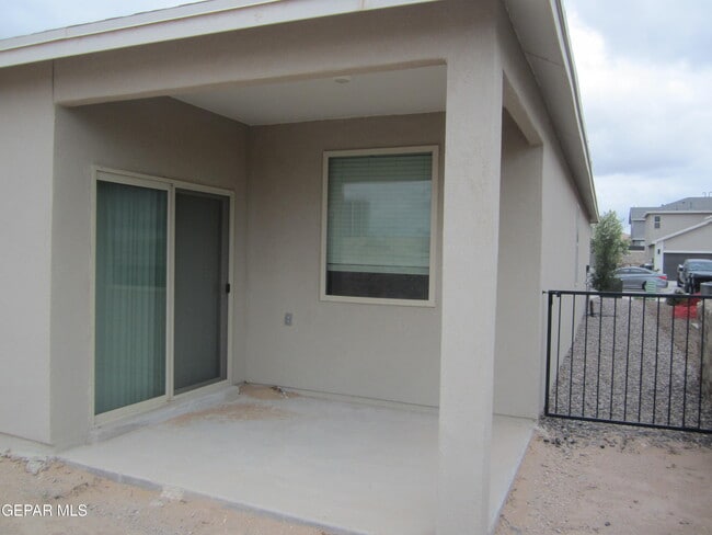 Building Photo - 1624 Sam Dominguez