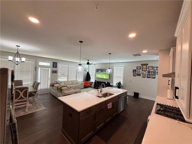 Building Photo - 1250 Wintergreen Wy