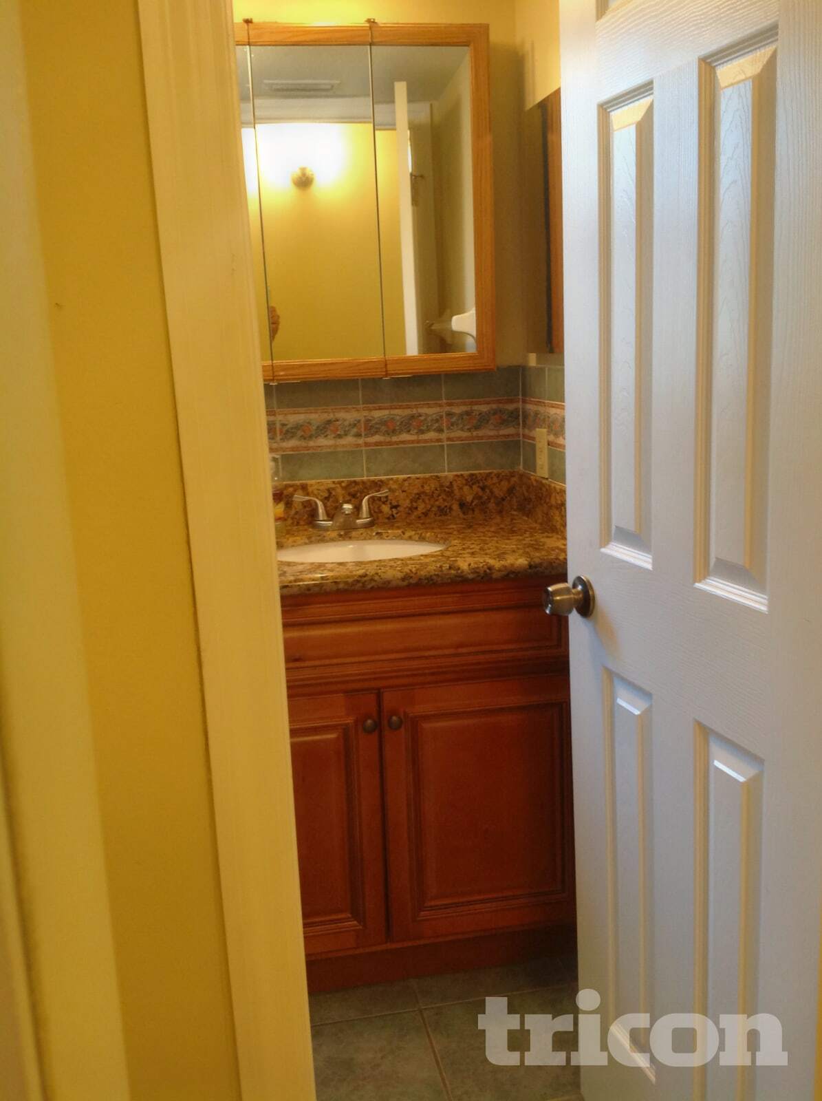 Building Photo - 2290 Colonial Dr