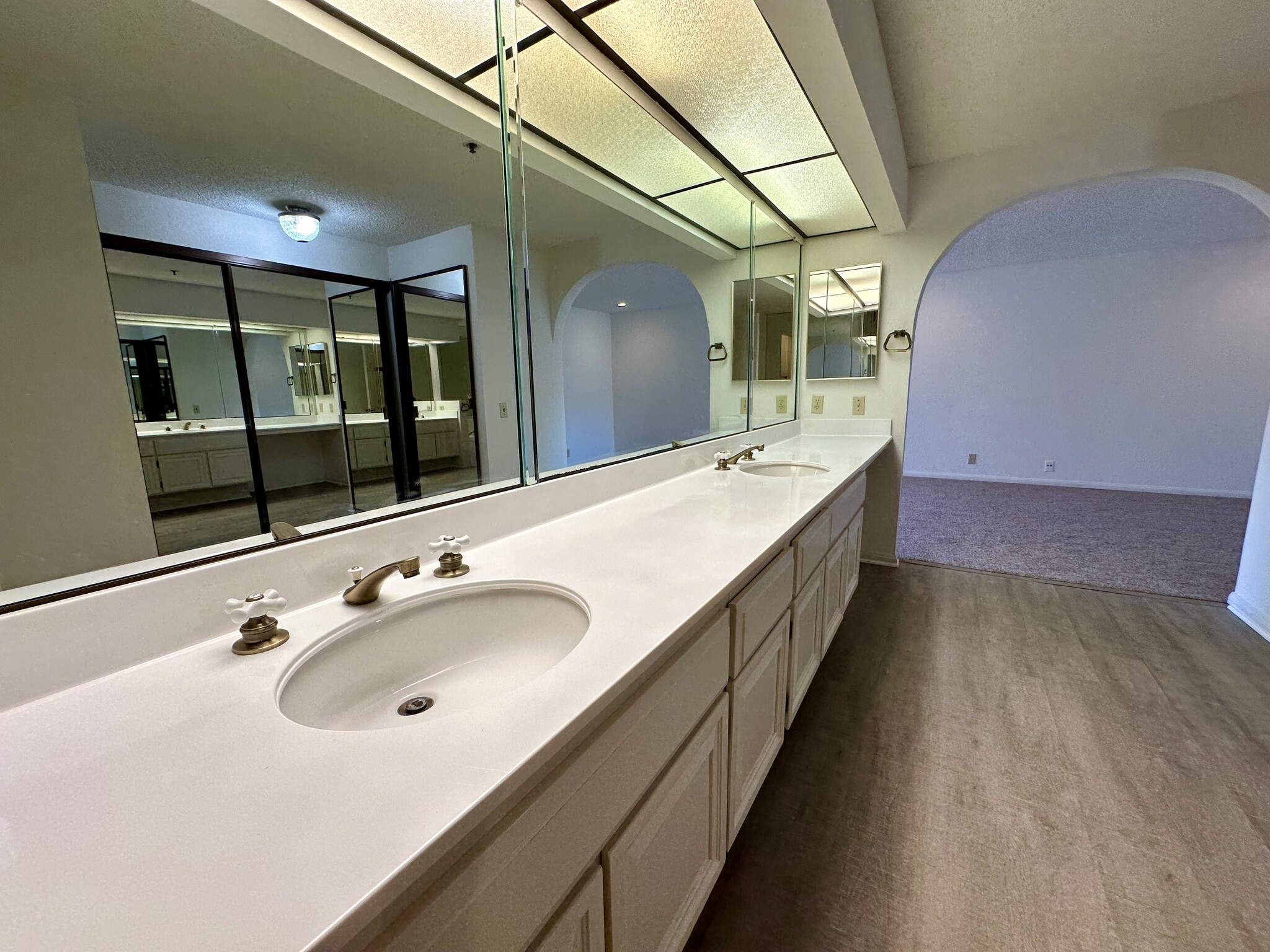 Building Photo - 5745 Friars Rd
