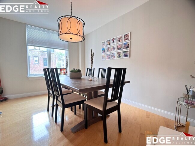 Building Photo - 1601 Beacon St