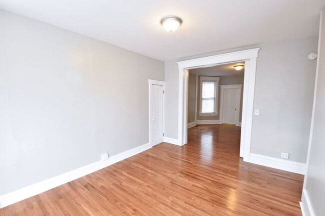 Building Photo - 2355 N High St