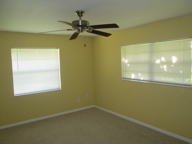 Building Photo - 9105 SW 137th Ter