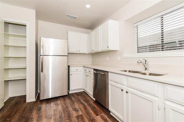 Building Photo - 3613 Dorchester Dr