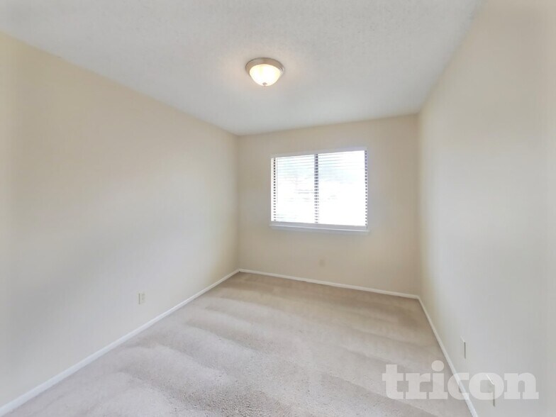 Building Photo - 13923 Flairwood St